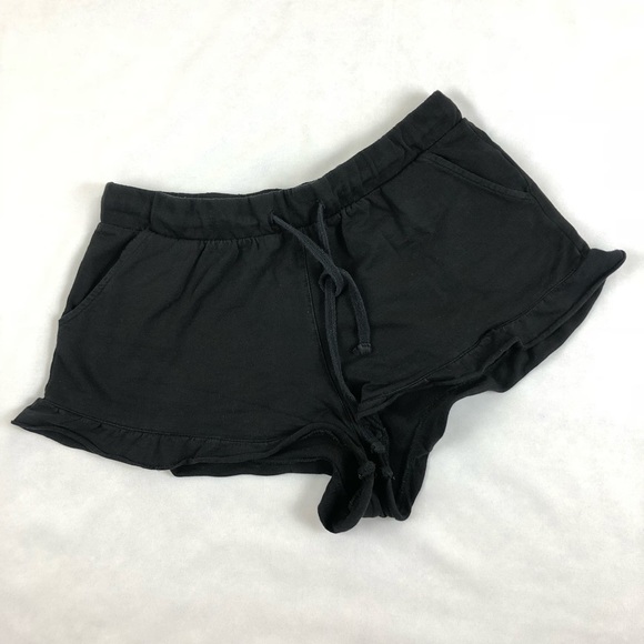 FOREVER 21 | BLACK SHORTS WITH DETAILING ON EDGES - Picture 1 of 5